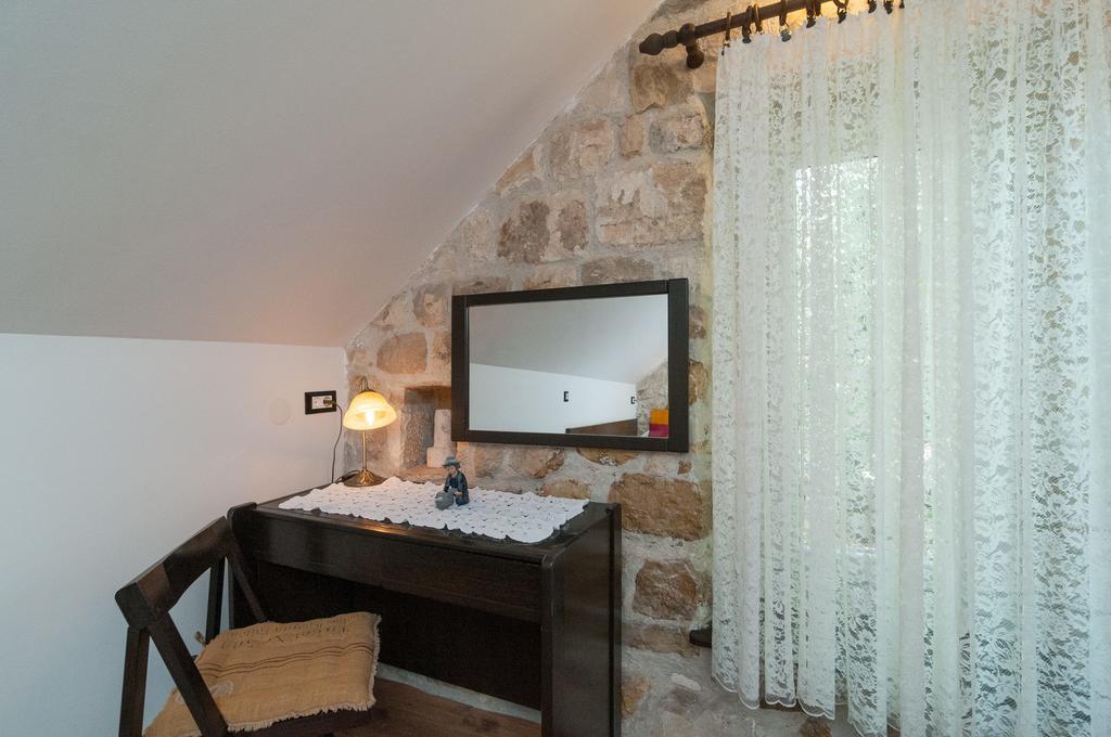 Apartments Larsen Omiš Exterior foto